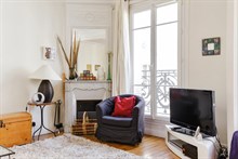 Location meublée en courte durée d'un appartement de standing avec 3 pièces et un double living dans le quartier de Commerce Paris 15ème