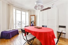 Location en courte durée au mois d'un F3 confortable avec double living pour 4 personnes dans le quartier de Commerce Paris 15ème