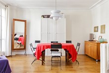 Location meublée de courte durée d'un appartement de standing de 3 pièces avec double living dans le quartier de Commerce Paris 15ème