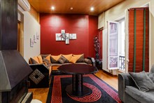 Lussuoso appartamento di 2 ampie stanze vicino ai celebri Champs Elysées, nel quartiere del Triangolo d'Oro, 8° distretto di Parigi.