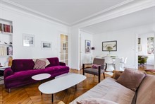 Splendido appartamento di 2 stanze interamente arredate, ideale per ospitare fino a 2 persone e dalla superficie di 63 m2