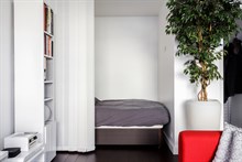 Splendido appartamento per 2 persone con ampio balcone esterno, zona Montparnasse, nel 15° distretto di Parigi.