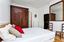 Ideale per 4 persone con una camera da letto matrimoniale e un divano letto per due nel soggiorno