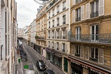 Moderno appartamento in via des Dames nel cuore del quartiere Batignolles, nel 17° distretto di Parigi