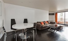 Appartamento moderno di 3 stanze e terrazza esterna, ideale per ospitare fino a 4 persone