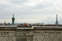 Al 6° piano con ascensore di un prestigioso edificio con vista sulla città di Parigi