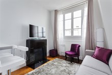 Luminoso appartamento di 23 m2 per 2 o 4 persone nel cuore del 6° distretto di Parigi, quartiere Saint Placide