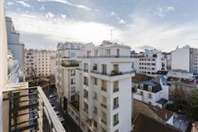 Appartamento per 2 persone su 32m2 e situato al 6° piano di un edificio con ascensore, nel quartiere Exelmans, 16° distretto di Parigi.