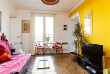 Weekly rental of spacious, furnished 2-room apartment w/ balcony at Bastille, Paris 11th