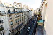 Weekly 2-room apartment rental for 4 at Bastille w balcony, Paris 11th