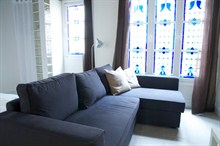 elegant studio apartment to rent seasonally for 4 guests on rue du Temple in Le Marais Paris III