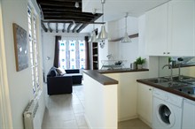 seasonal studio rental in the Marais for 4 guests rue du Temple Paris III