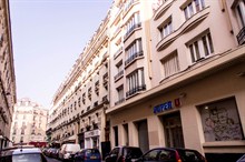 furnished and renovated apartment to rent short term for 3 on rue Paul Bert Paris 11th