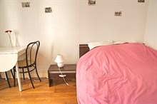 Weekly studio apartment rental for 2 at Daumesnil, Paris 12th near Nation