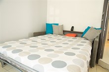 Live like a local in this furnished studio for 2 in the Triangle d'Or, Paris 8th