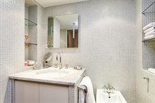 spacious apartment for 2 or 4 guests in the heart of Saint Germain des Prés Paris VI