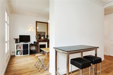 Romantic monthly or weekly vacation rental, modern, turn-key w/ 2 rooms on famed left bank, Cambronne Paris 15th