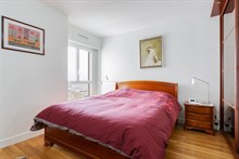 Monthly rental of a 4-room apartment for 4 in a modern building near Montparnasse Tower, Paris 15th