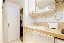 Short-term apartment rental for language stays in Paris 6th, 1 bedroom, living room area perfect for studying, near Saint-Germain-des-Prés