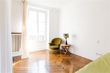 Short term 3 room apartment rental for 2 or 3 at Villiers Paris 17th district