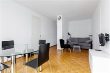 A louer en courte durée pour 4 bel appartement de 2 pièces en étage élevé à Gaîté Montparnasse Paris 14ème