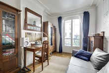 F3 de standing à louer en courte durée au mois pour 4 personnes aux Abbesses à Montmartre Paris 18ème