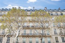 Location meublée Paris 8ème, 2 pièces 39 m2 sur cour calme