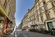 A louer en courte durée à la semaine splendide appartement de 2 pièces meublé à Saint Georges Paris 9ème