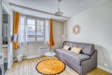 A louer en bail mobilité studio moderne meublé entièrement refait à neuf à Montparnasse Paris 14ème