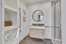 A louer meublé en longue durée F3 de 2 chambres de luxe à Odéon Paris 6ème arrondissement