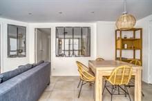 A louer en courte durée à la semaine F3 meublé avec 2 chambres à Commerce Paris 15ème