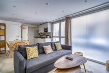 A louer en courte durée à la semaine F3 meublé avec 2 chambres à Commerce Paris 15ème