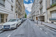 Location meublée en courte durée d'un local commercial avec 2 chambres à Commerce Paris 15ème