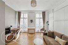 A louer en bail mobilité appartement de standing d'une pièce rue de Bellechasse Paris 7ème