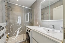 Location en bail mobilité au mois d'un studio refait à neuf à Bellechasse Paris 7ème