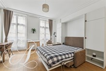 A louer en bail mobilité appartement de standing d'une pièce rue de Bellechasse Paris 7ème
