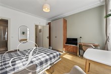 A louer en bail mobilité appartement de standing d'une pièce rue de Bellechasse Paris 7ème