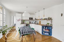 Location saisonnière à la semaine d'un F3 avec 2 chambres à Louvre-Rivoli dans le Marais Paris 1er