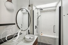 Location à la semaine d'un F3 de standing pour 4 personnes au Louvre dans le Marais Paris 1er