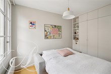 Location saisonnière à la semaine d'un F3 avec 2 chambres à Louvre-Rivoli dans le Marais Paris 1er