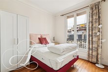 Location à la semaine d'un F3 avec 2 chambres pour 6 personnes à Duroc Paris 7ème