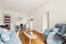 Location à la semaine d'un F3 avec 2 chambres pour 6 personnes à Duroc Paris 7ème