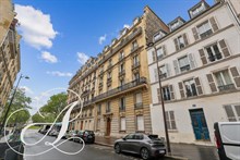 F3 pour 6 personnes à louer en saisonnier à la semaine à Duroc Paris 7ème arrondissement