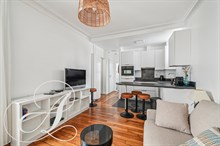 Bail mobilité pour un F2 moderne refait à neuf Porte de Versailles Paris 15ème