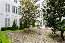 Location temporaire mensuelle d'un studio confortable pour 2 rue du Bac Paris 7ème