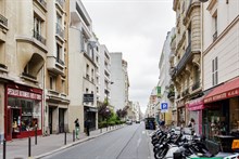 Location meublée à la semaine d'un F2 refait à neuf à Saint Placide Paris 6ème arrondissement