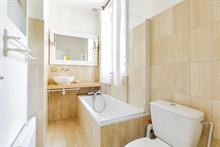 Location temporaire d'un F2 de standing pour 3 à deux pas de la Tour Eiffel, Paris 15ème