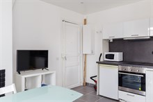 Appartamento di 26 m2 e si trova al 5° piano di un edificio elegante senza ascensore in zona Gobelins, nel 13° distretto di Parigi.