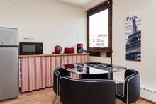 Ideale per un soggiorno da 2 a 4 persone grazie a una camera matrimoniale e un divano letto per due